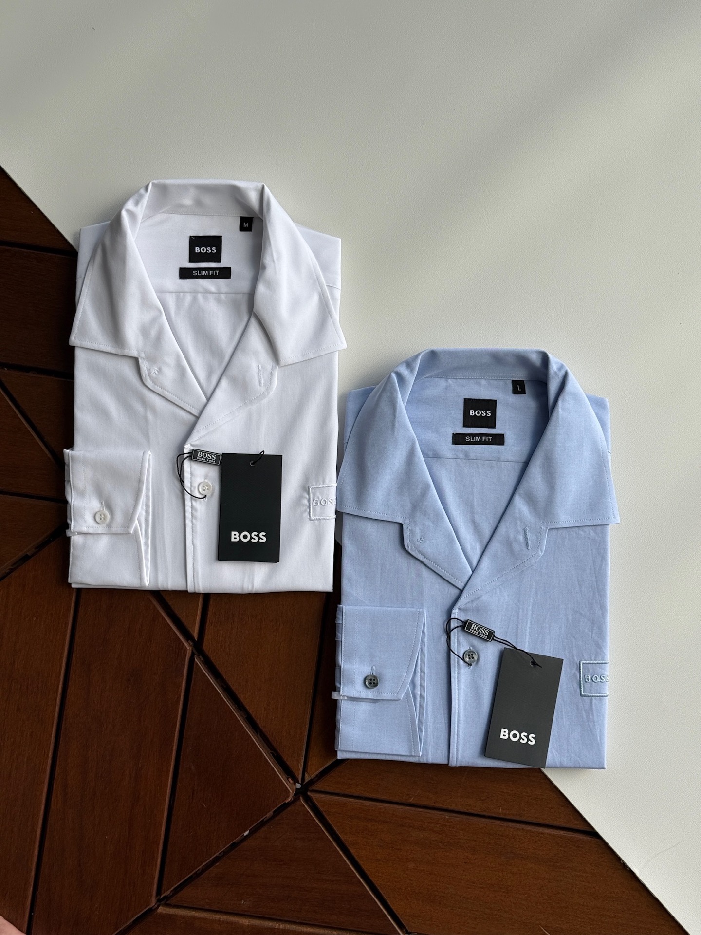 NO:550590,German old brand, Hugo Boss, HUGO BOSS Cuban collar shirts in autumn and winter. Customers provide top-quality TESTA brand fabrics, skin-friendly, comfortable, chic and fashionable. Cuban collar design is simple and fashionable, capable and neat. The iconic embroidery on the chest. The two colors are perfectly presented!  !  !  SMLXLXXL,shirts,alexander wang19860909德国老牌,雨果波士,HUGO BOSS 秋冬古巴领衬衫.客供顶级的TESTA品牌面料,亲肤舒适别致时尚.古巴领设计,简约时尚,干练利落.胸前标志性的绣花.两个颜色完美呈现！！！SMLXLXXL,,shirts,alexander wang,Men's clothing