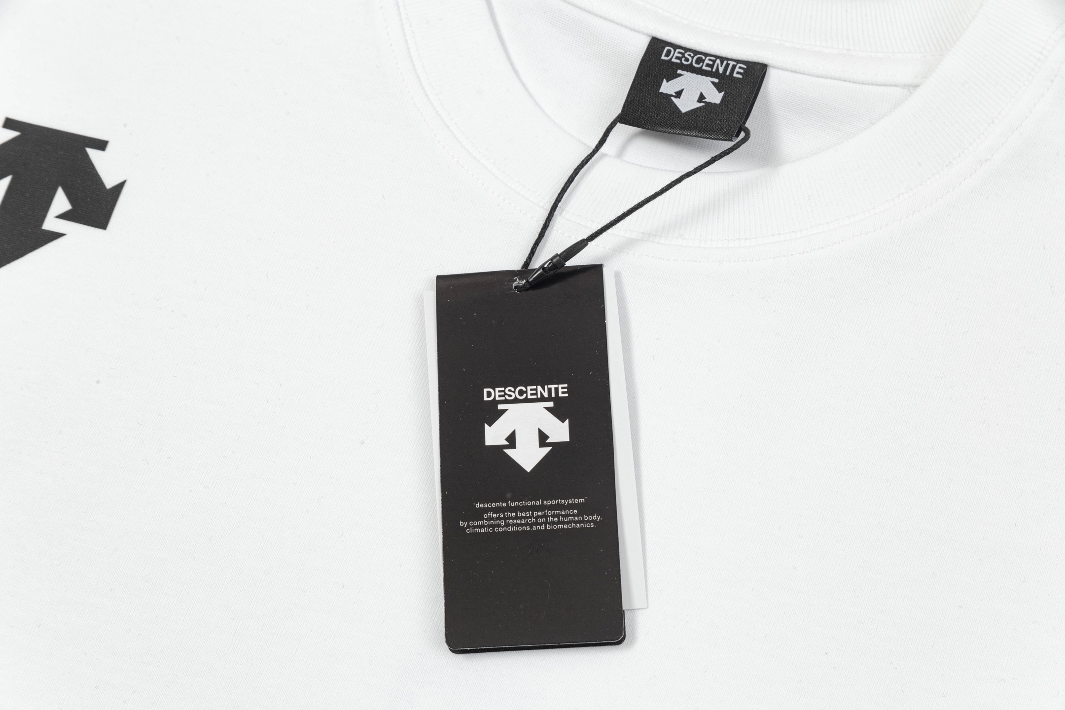 Descente Camiseta de Manga Corta con Logo Estampado para Hombre y Mujer 7 i1736535429201 3153 0 5