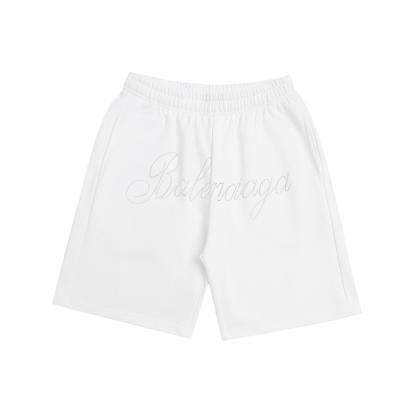 120💰
BALENCIAGA巴黎世家2025ss烫钻字母休闲情侣宽松纯棉毛圈短裤 
👑最高版本！定制400克毛圈卫衣面料！特殊走线工艺 完全对版
辅料：开模原版过鉴定领标➕100%真丝洗水标。正品代购级原版吊牌➕配套吊绳➕3D吊粒➕原版包装袋
工艺：原版一致走线！袖窿对版手法 最高版本！无数次的打版 百分百还原正品品相！
正确版本 男女同款 超级显眼 超级好看 超级大气！
颜色：白色 黑色
尺码：S-XL（见图9）