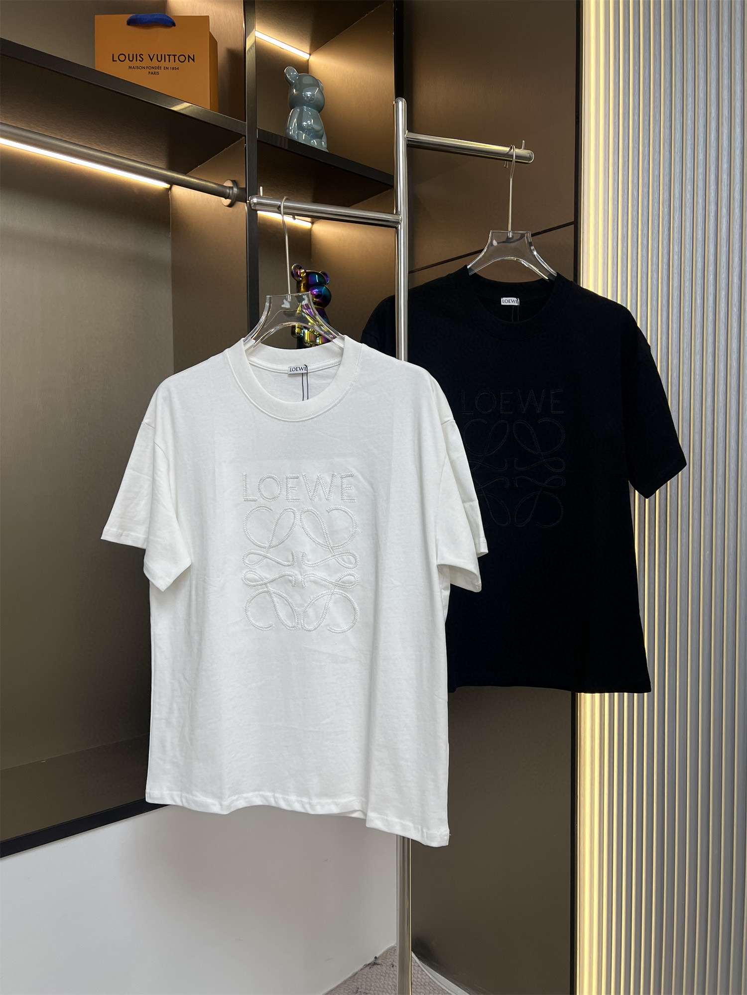 Loewe Embroidered Logo T-Shirt - Stylish Short Sleeve Tee for Men and Women