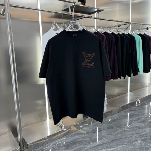 Louis Vuitton 2025SS Appliqued Colorblock Logo Tee, Premium Cotton 1 Louis Vuitton 2025SS Appliqued Colorblock Logo Tee, Premium Cotton