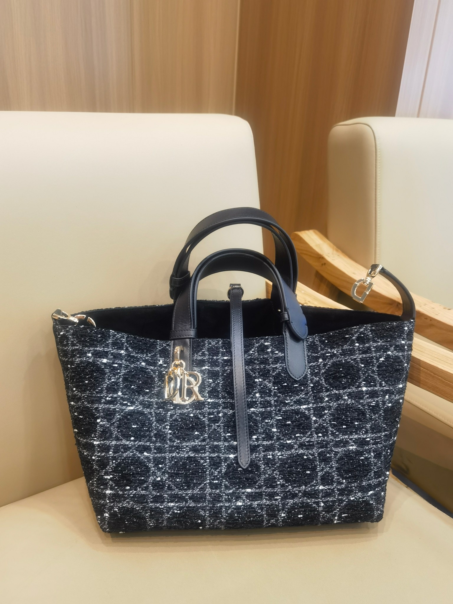 DIOR TOUJOURS 中号 黑色粗花呢 藤格纹 手提肩背