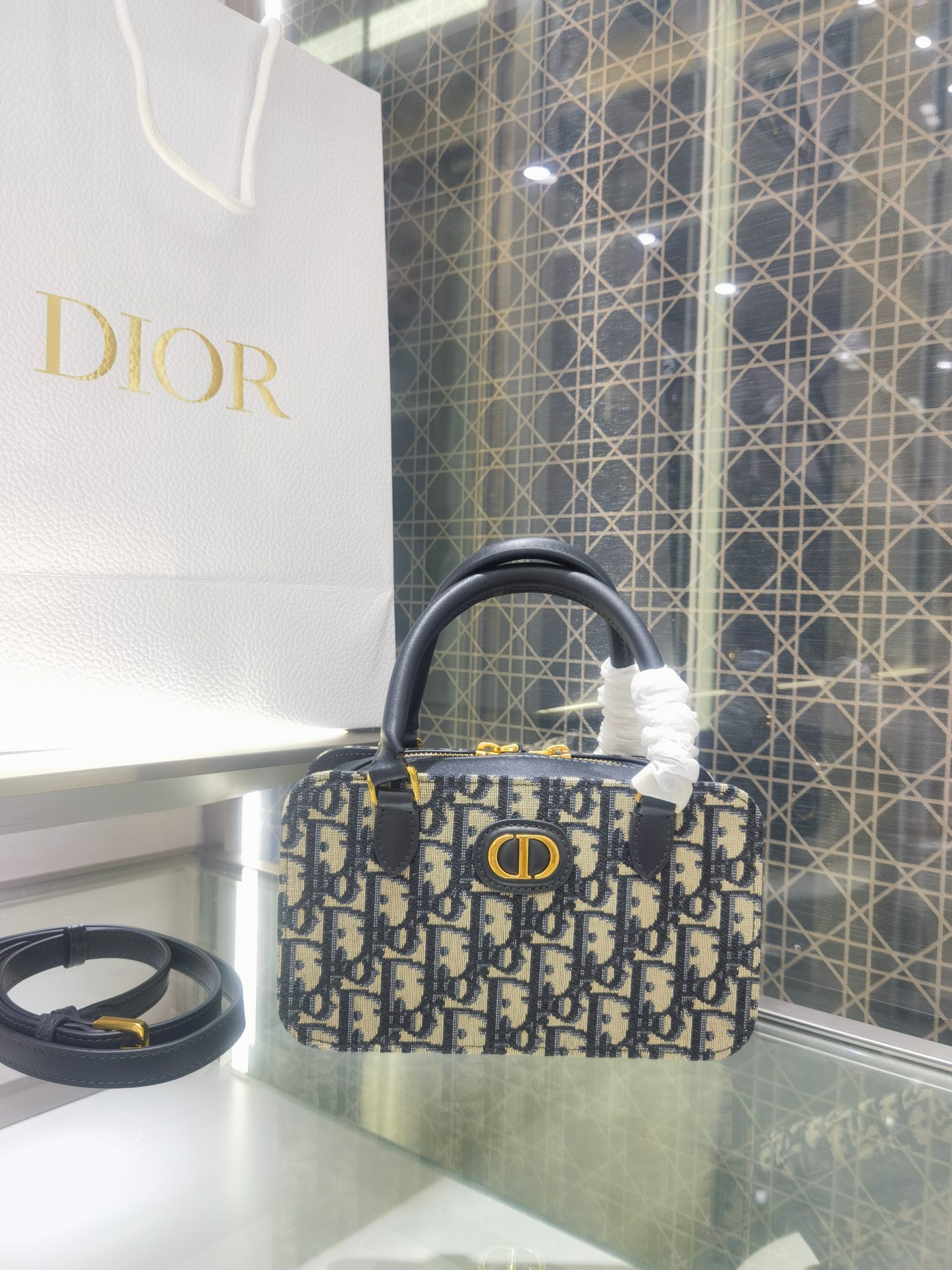 Dior doctor bag top handle adjustable leather shoulder strap detachable mirror