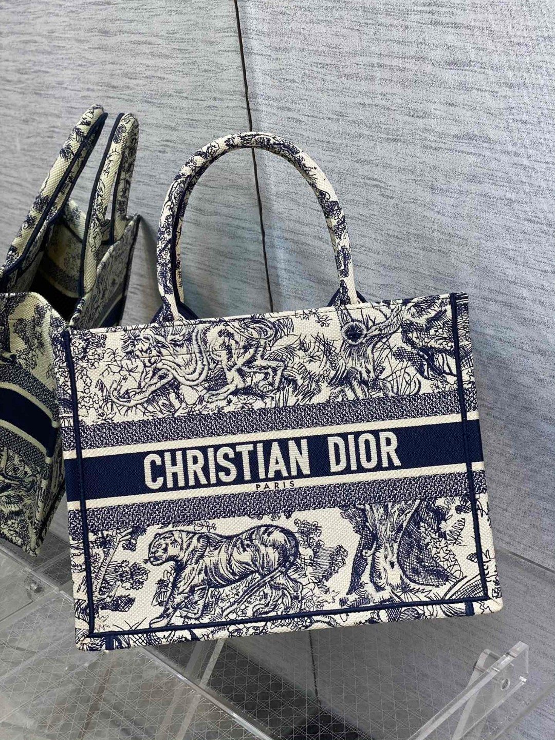 DIOR Book Tote синий тигр вышивка тоут