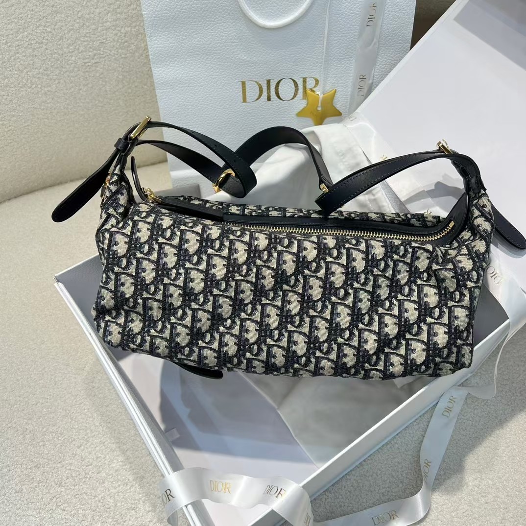 Dior D-journey moyen motif monogramme sac yuanbao
