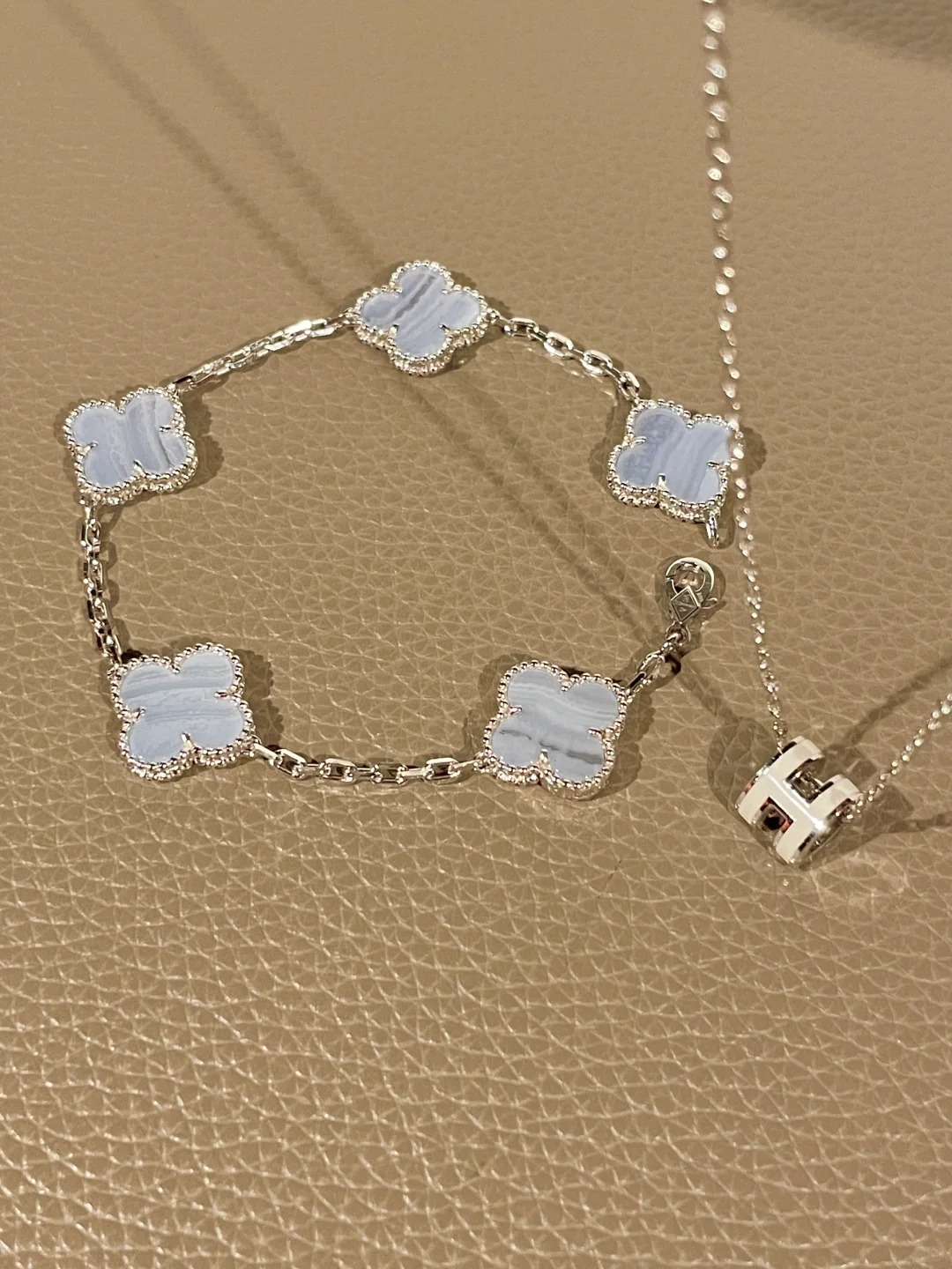 Van Cleef & Arpels vca梵克雅宝 紫玉髓手链 Hermes珐琅项链