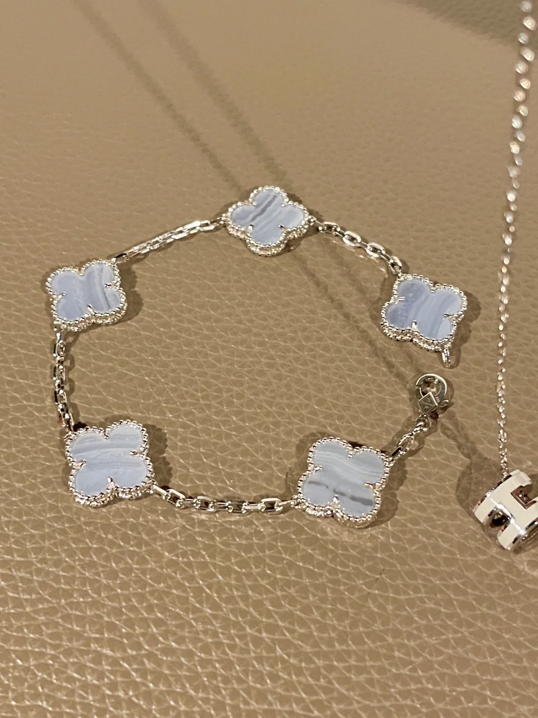 Van Cleef & Arpels vca梵克雅宝 紫玉髓手链 Hermes珐琅项链