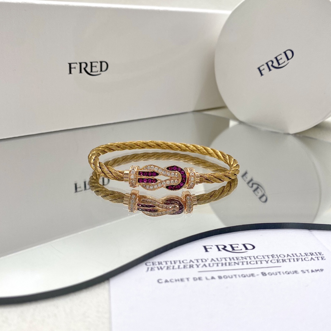 NO:380081,The golden chain wraps around the wrist, freezes the lucky flowing light, jewelry quality, gold19860909黄金链条缠绕腕间,定格闪耀幸运流光,饰品精品,gold,Jewelry