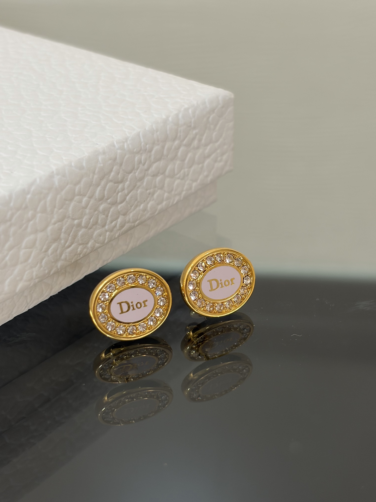 디올 26SS 귀걸이 133541 Dior Earrings 썸네일 이미지