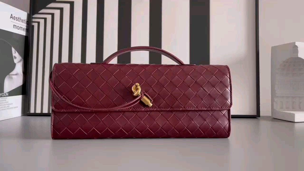 Bottega Veneta Bv clutch burgundy