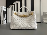 Store
 Bottega Veneta Flawless
 Crossbody & Shoulder Bags Spring/Summer Collection Chains