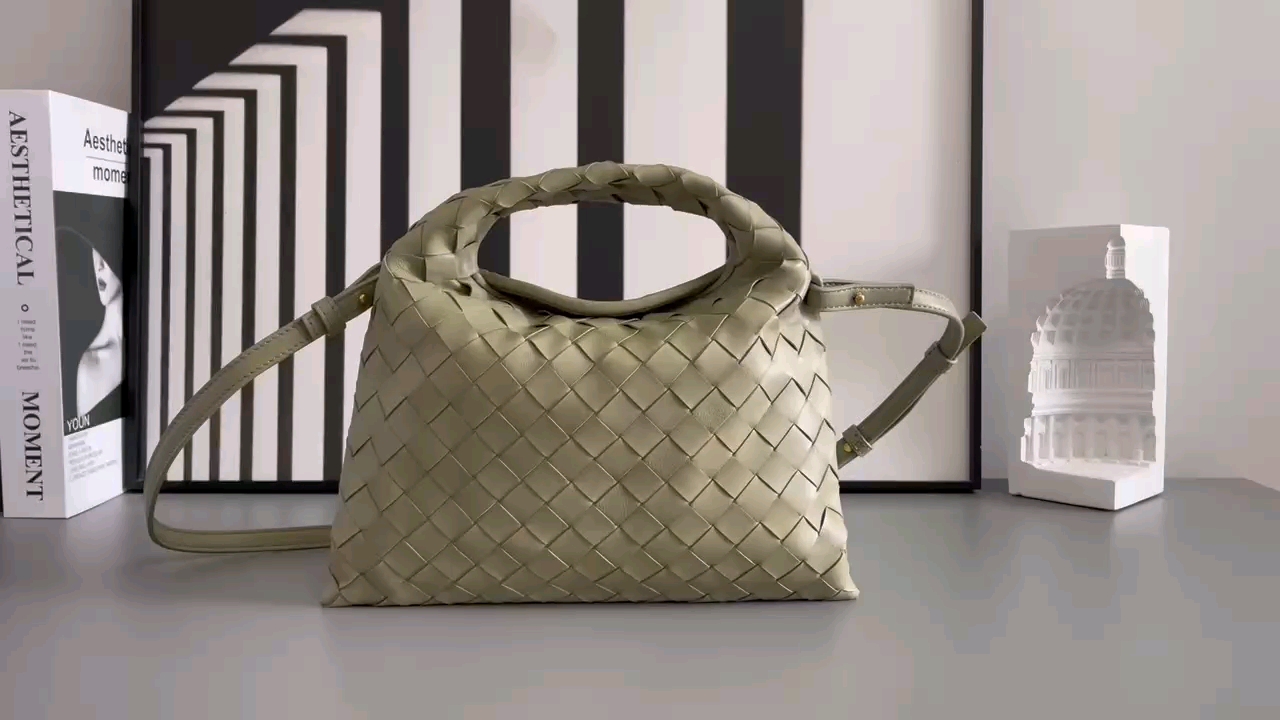 Bottega Veneta travertine green bv
