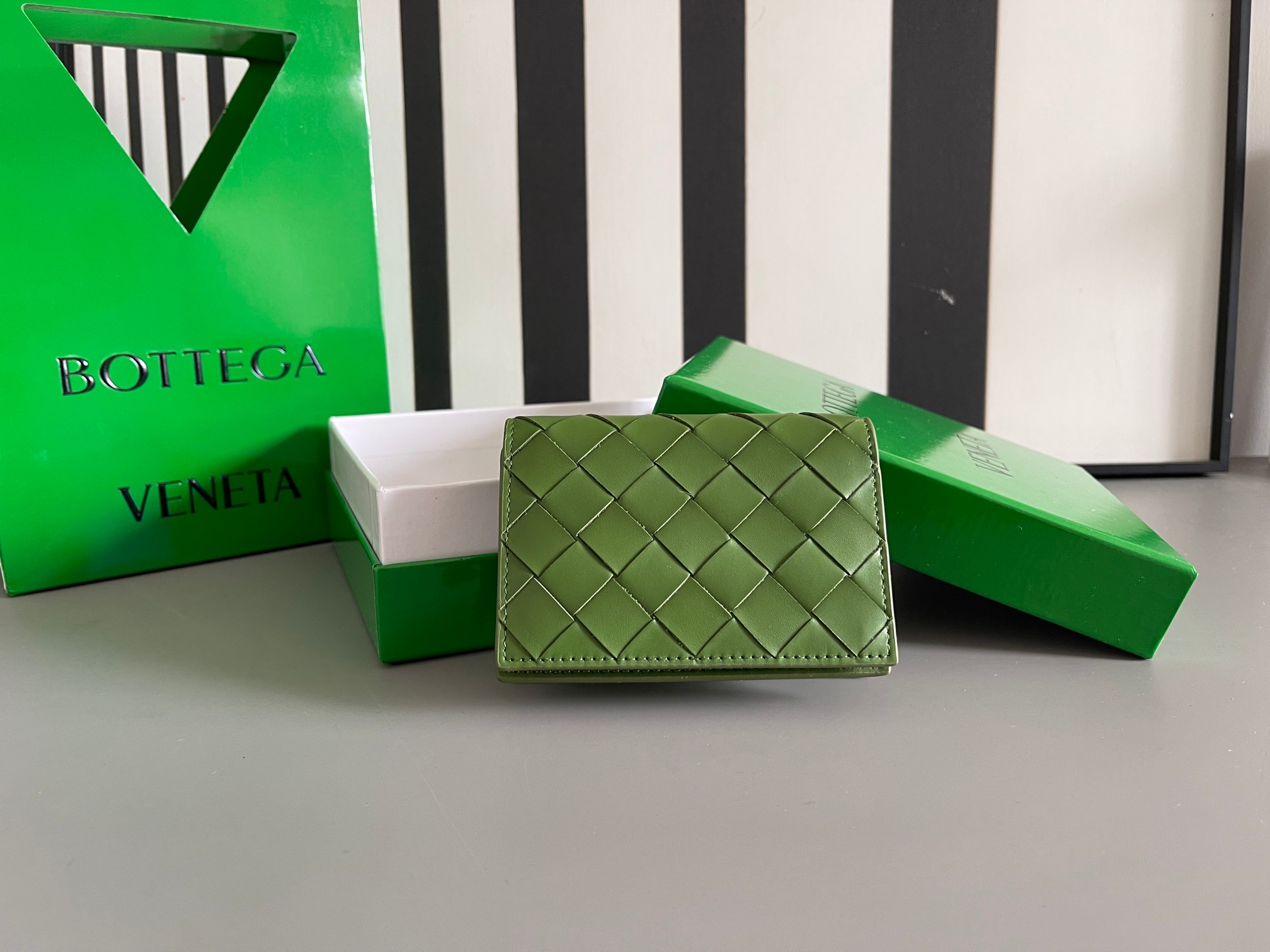 Bottega Veneta #新款名片夹 605720 简单中的高级感肯定是BV编织包包啦