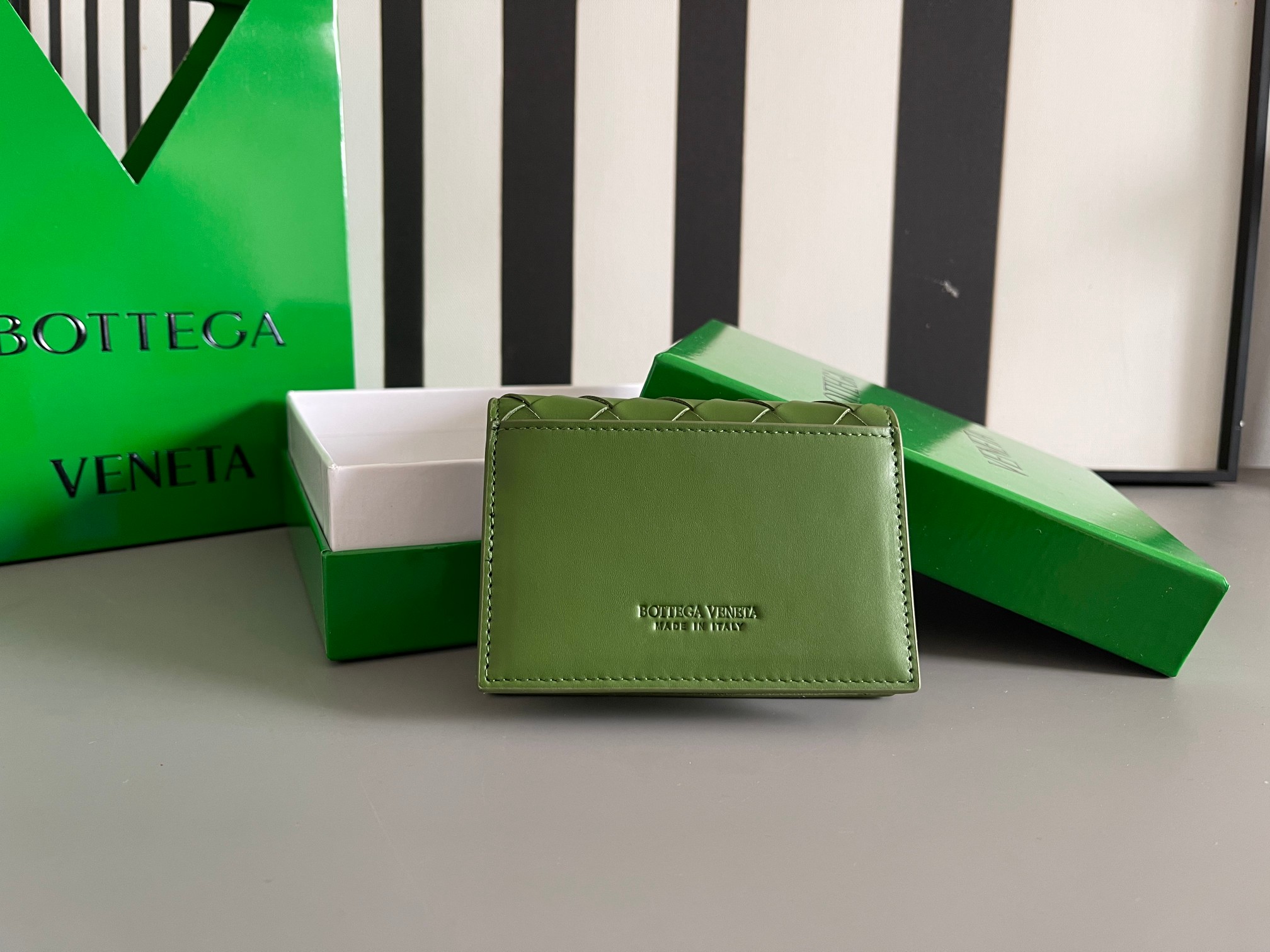 Bottega Veneta #新款名片夹 605720 简单中的高级感肯定是BV编织包包啦