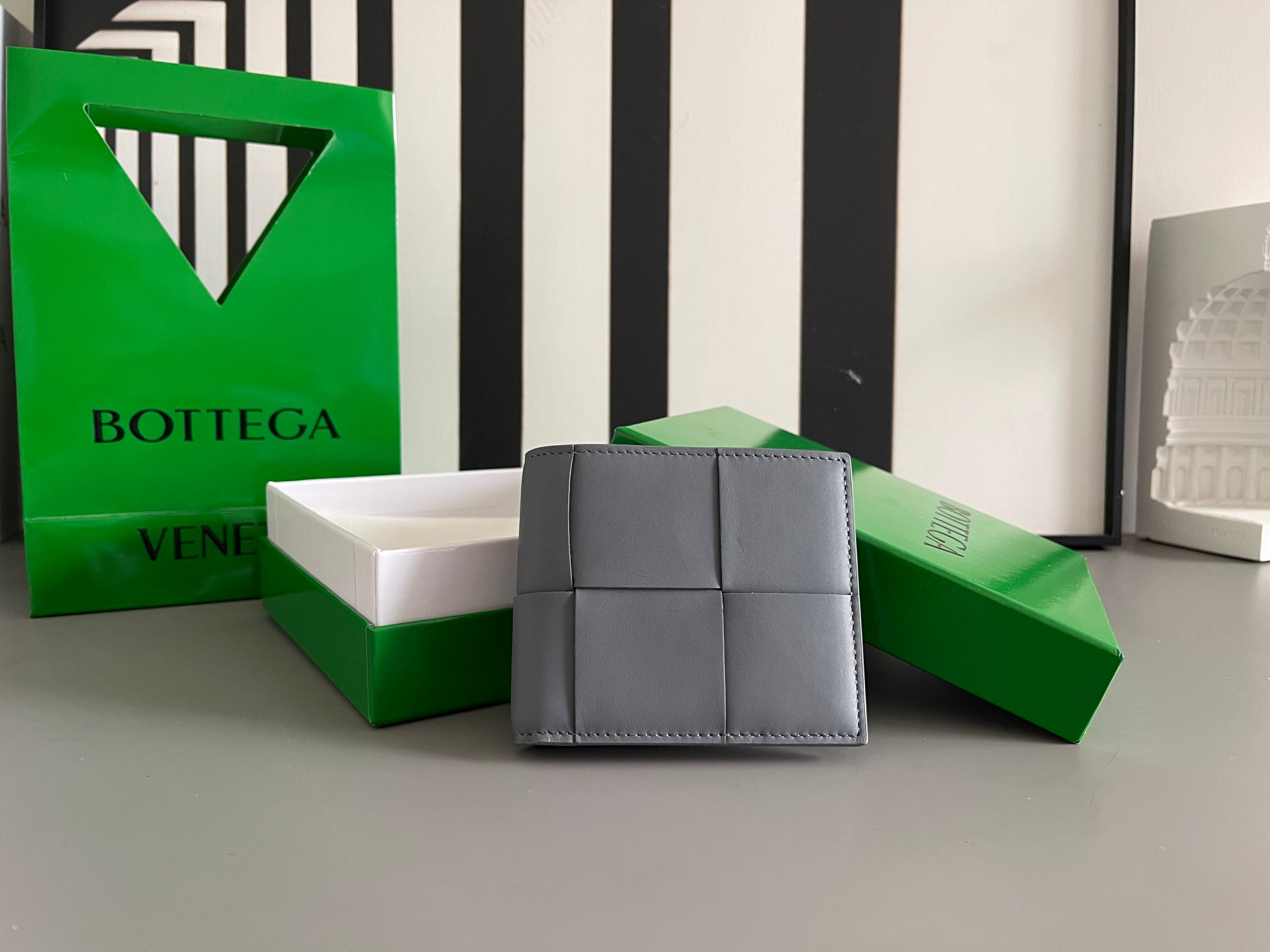 Bottega Veneta BV钱包649603 大编织短夹