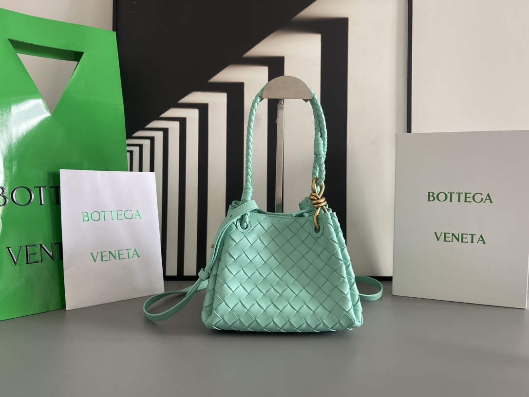 Oasis Blue 1200 BV Home Andiamo series combines the retro elements of the Bottega Veneta archives parachute handbag, with hand-woven lambskin ins