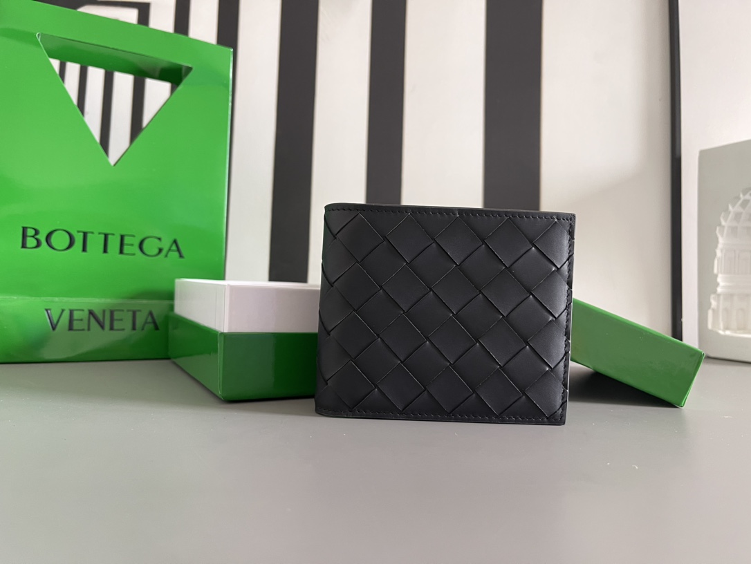 Bottega Veneta Color matching parrot green