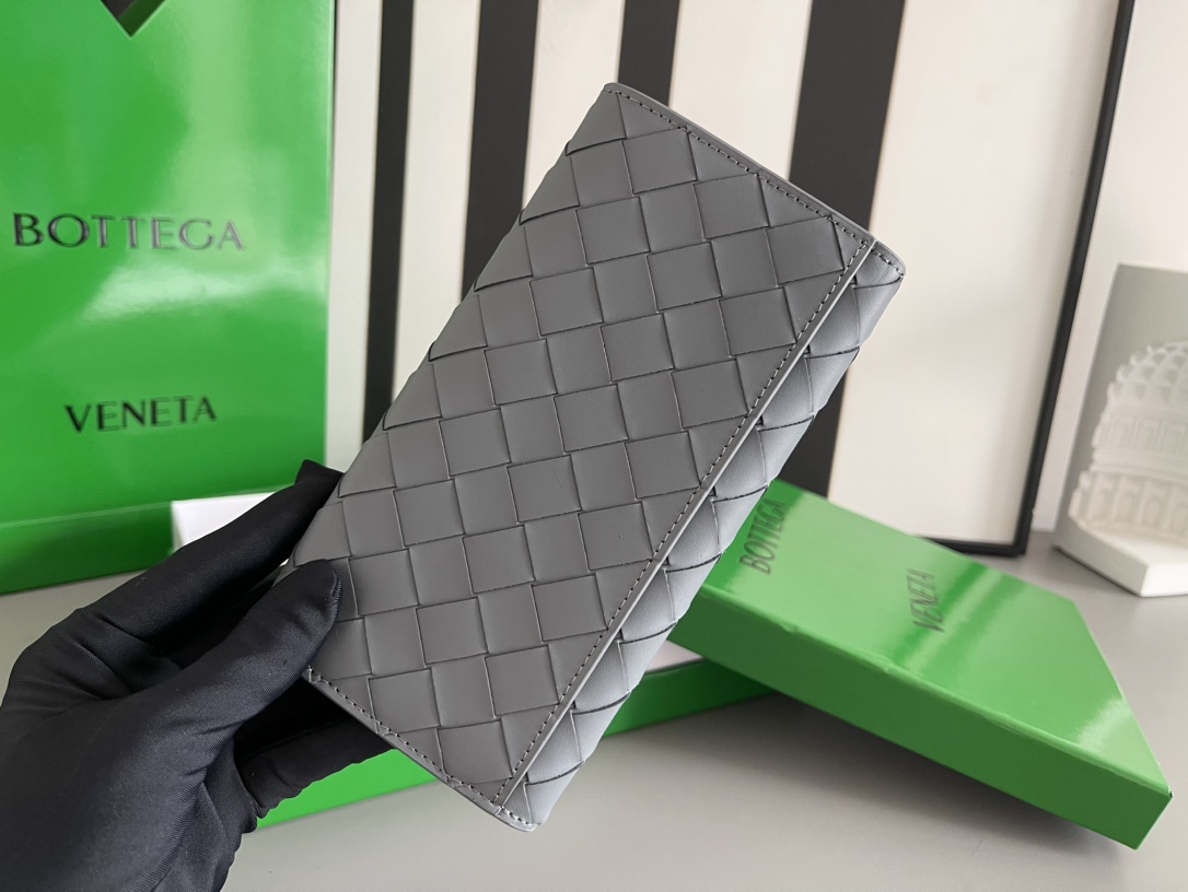 Bottega Veneta 676593 Gray 18x10x2cm everyday