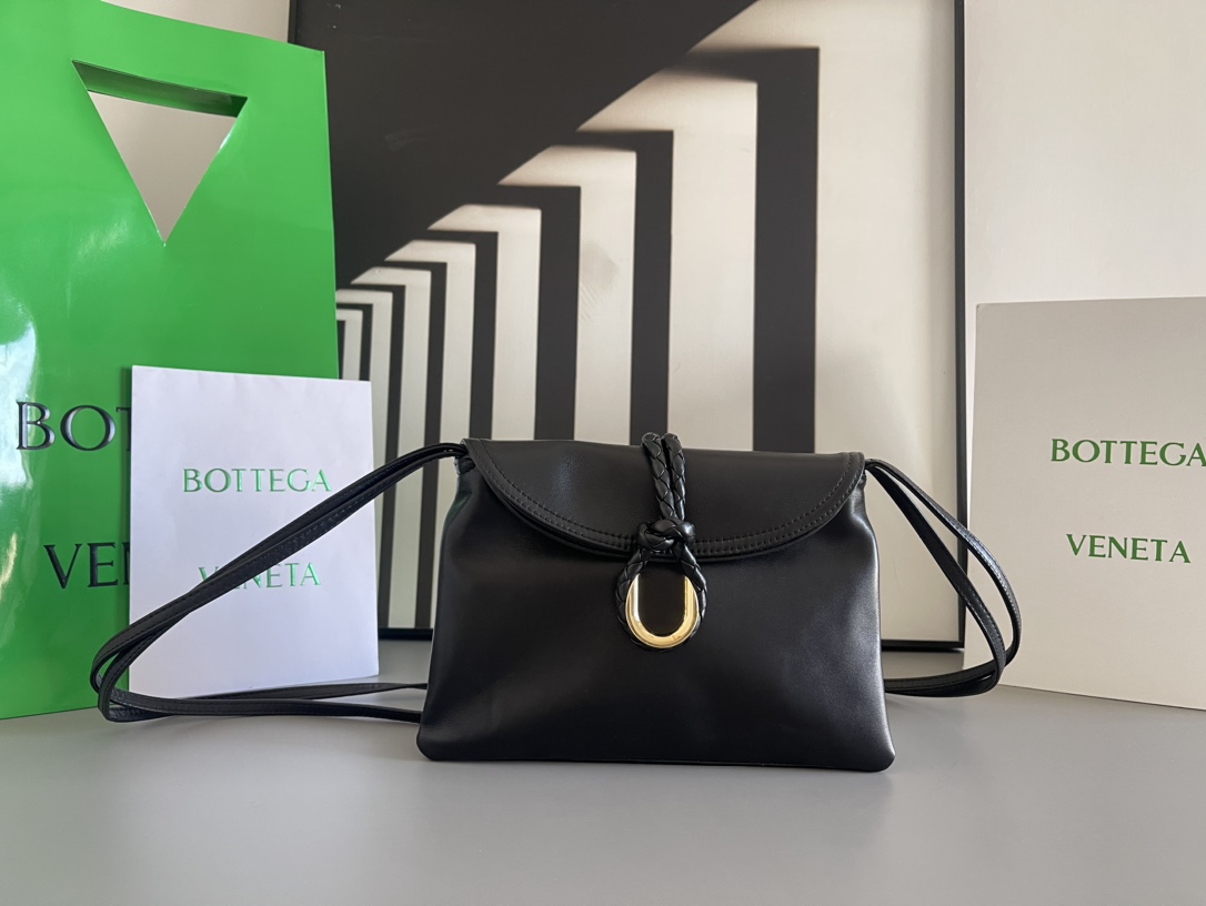 Bottega Veneta Liberta 小牛皮 編織 手拿 斜背包