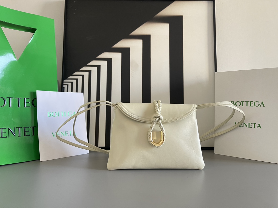 Bottega Veneta Liberta 小牛皮 編織 手拿 斜背包