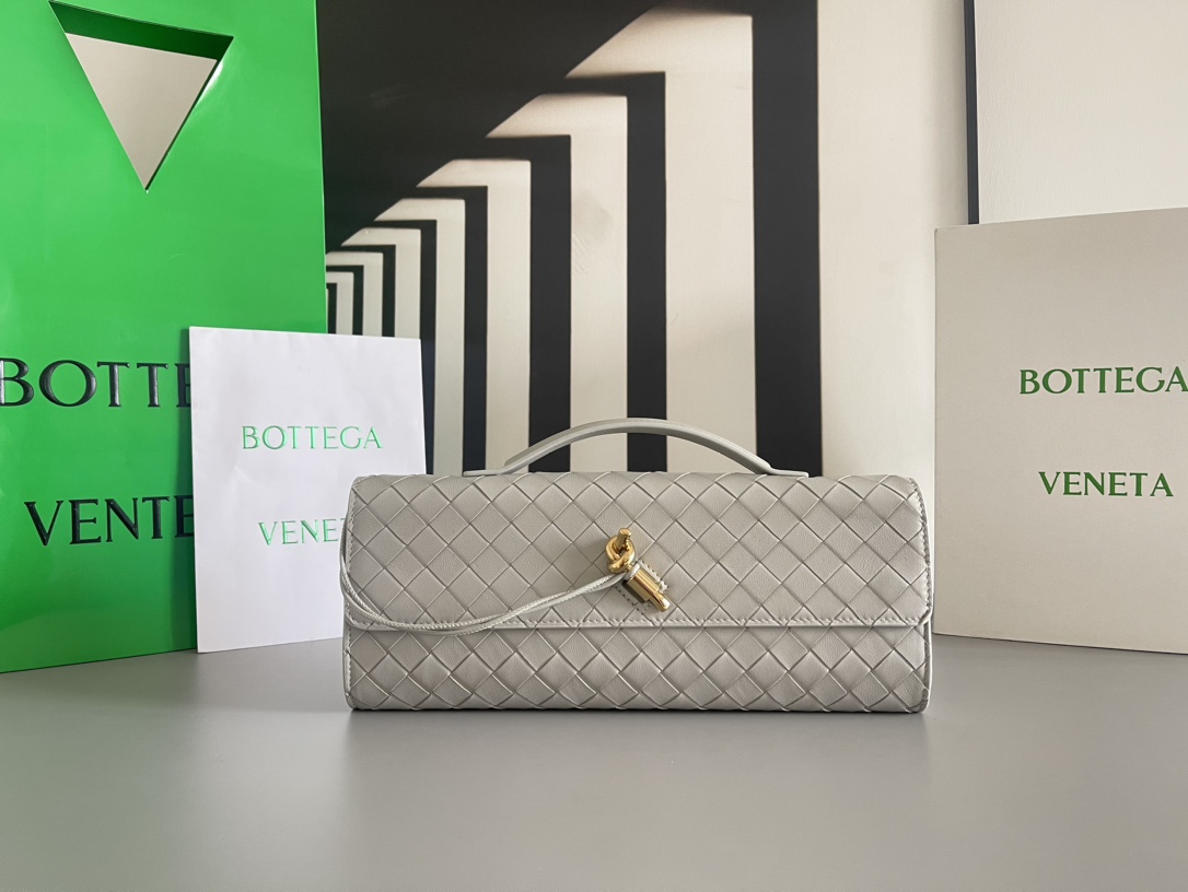 Bottega Veneta #Bv Clutch 长款手拿包 741511 配有提手