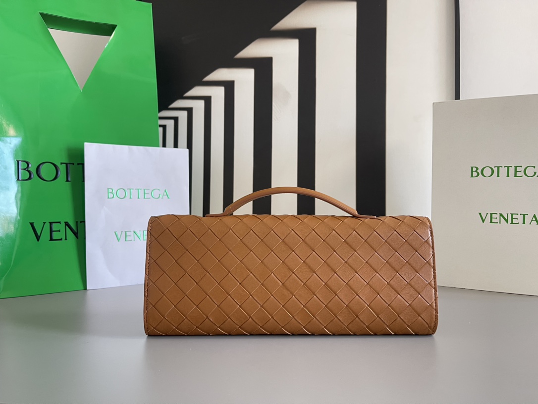 Bottega Veneta #Bv Clutch 长款手拿包 741511 配有提手
