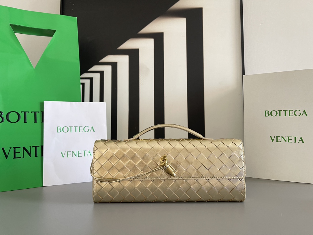 Bottega Veneta #Bv Clutch 长款手拿包 741511 配有提手