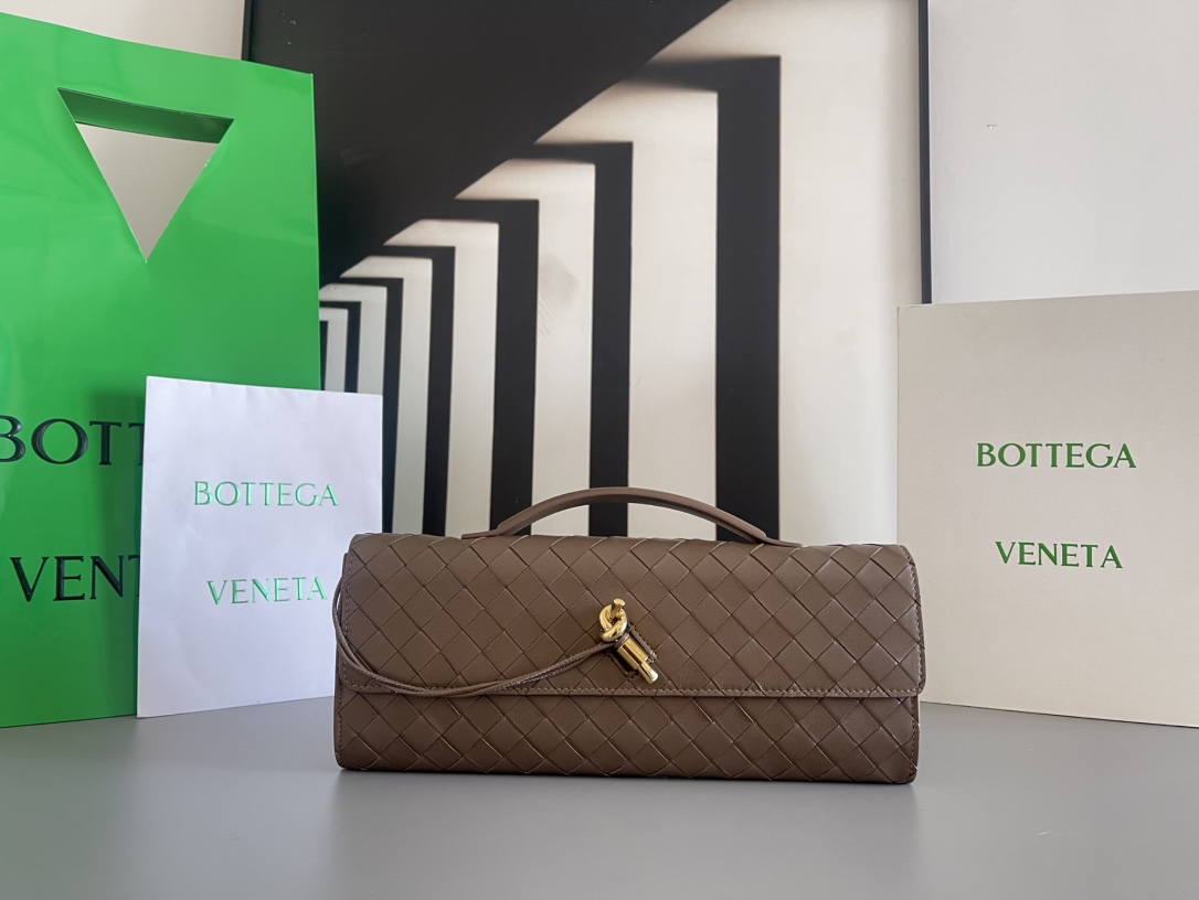 Bottega Veneta #Bv Clutch 长款手拿包 741511 配有提手