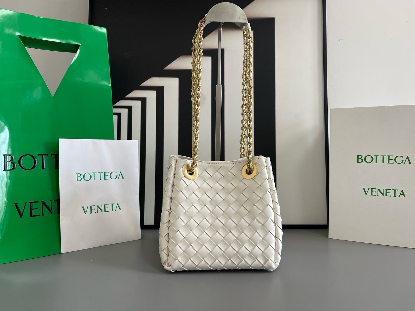 Bottega Veneta кожаная сумка на цепочке с плетением