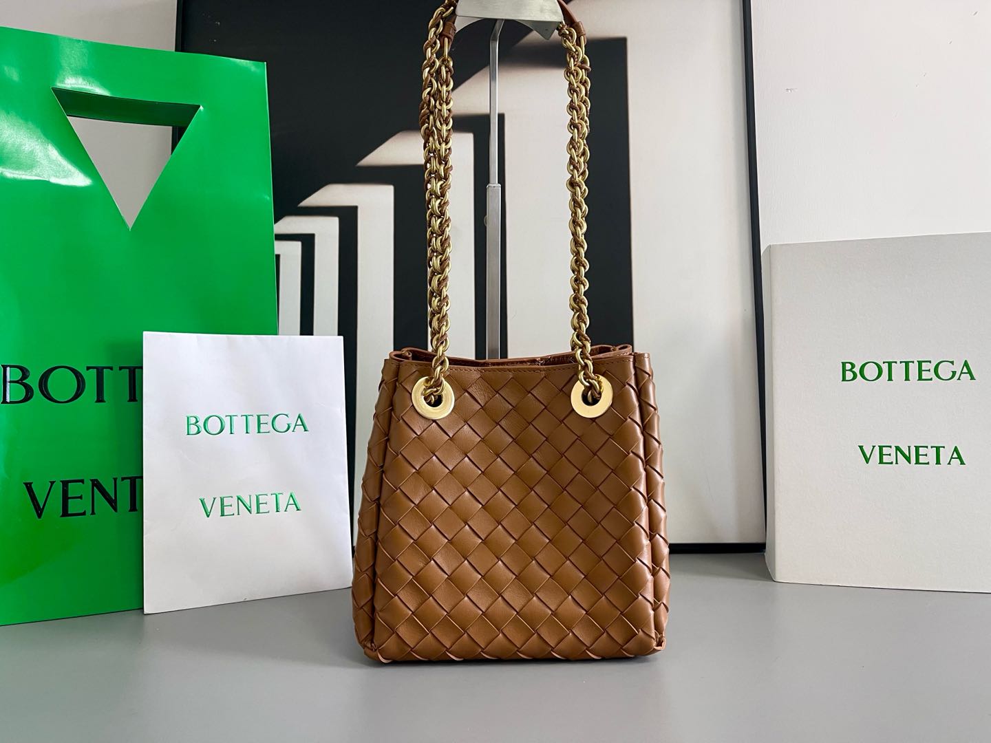 Bottega Veneta сумка из овечьей кожи с плетёным узором и цепочкой-плечевым ремнём