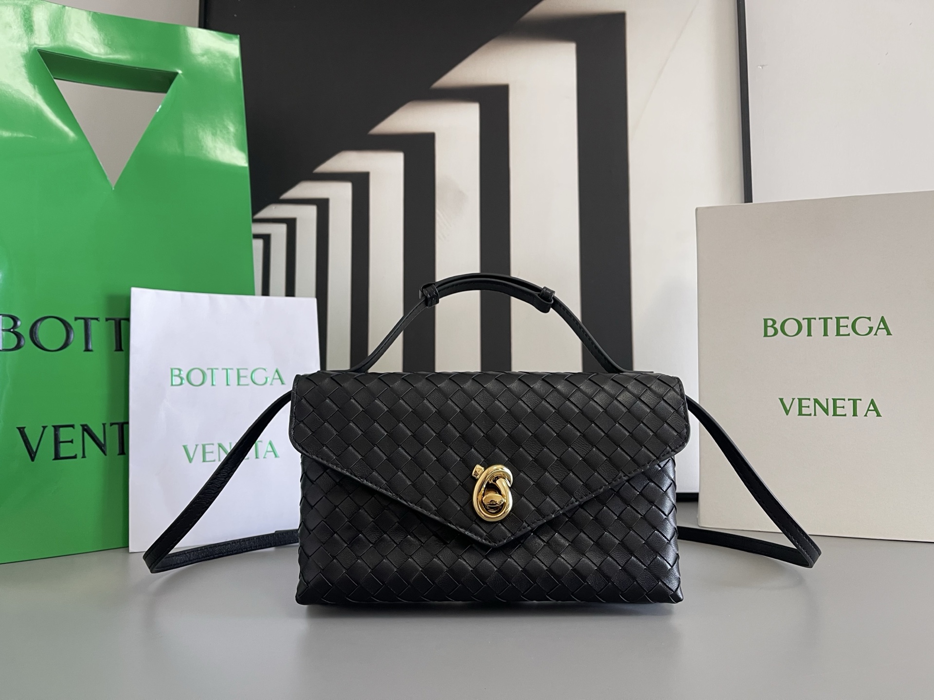 Bottega Veneta Intrecciato плетёная сумка Knot с кнопкой, для рук, на плечо и через плечо