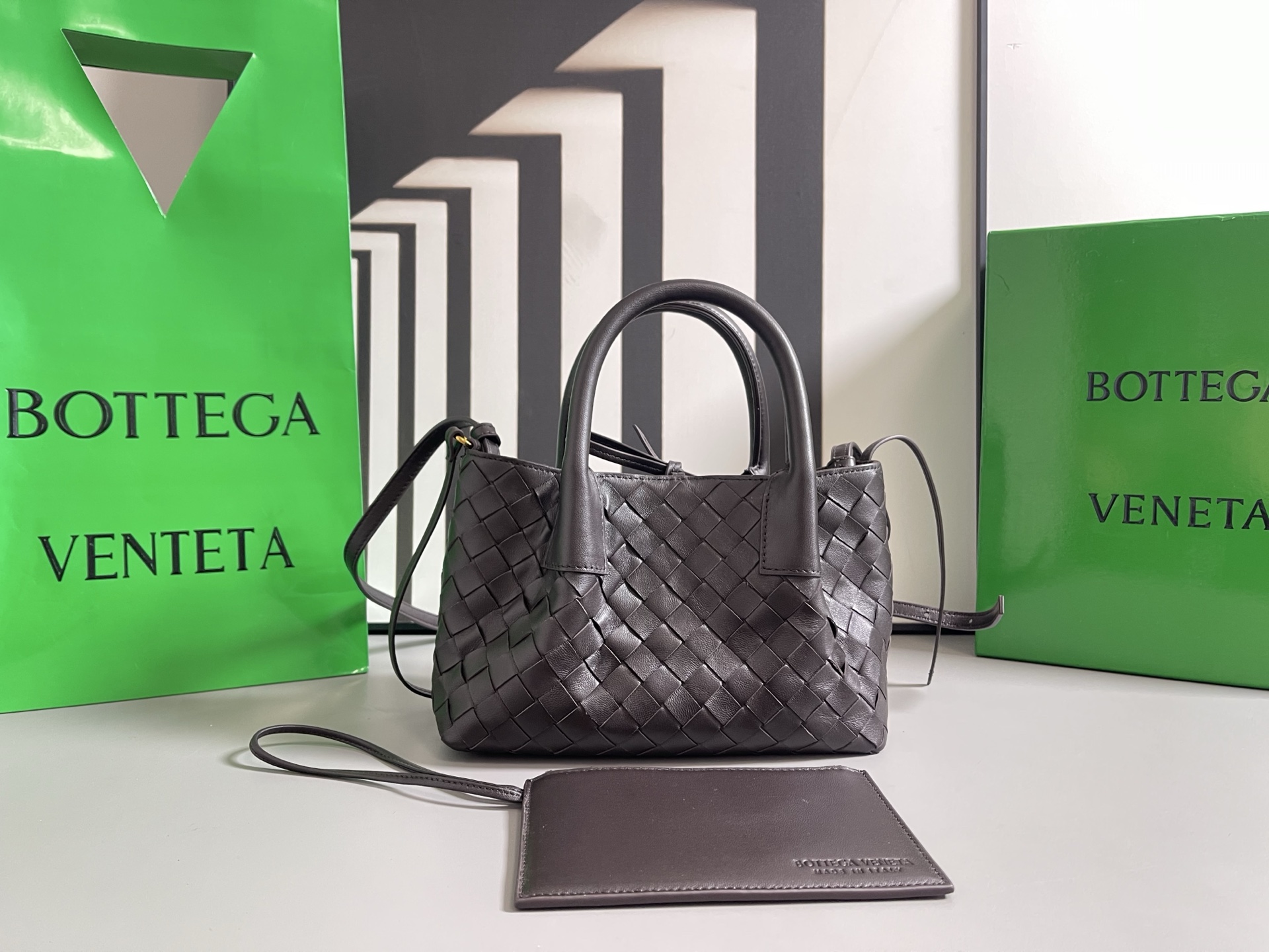 Bottega Veneta Intrecciato Small Tote Bag Reversible Deerskin Lining