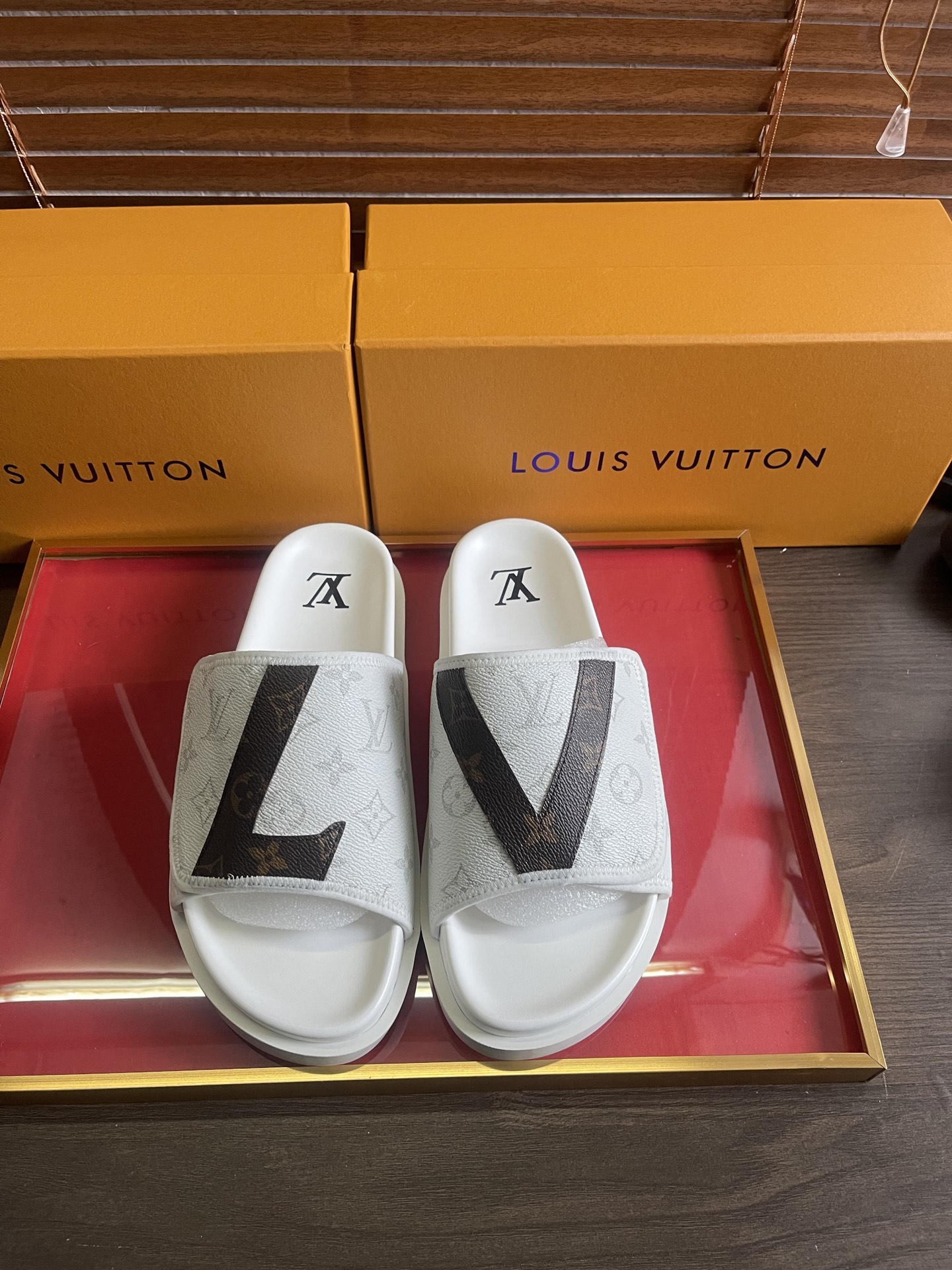 NO:265158,Couple model VUITTON LOUI.金博￣￣￣￣￣￣￣￣￣￣￣￣￣￣￣￣￣￣￣￣￣￣￣￣￣￣￣￣￣￣￣￣￣￣￣￣￣￣￣￣￣￣￣￣￣￣￣￣￣￣￣￣￣￣￣￣￣￣￣￣￣￣￣￣￣￣￣￣￣￣￣￣￣￣￣￣￣￣�19860909情侣款 VUITTON LOUI .馿家￣￣￣￣￣ ★顶级版本 ★原版开发 独家开模 ★码数35/45 多色可选,拖鞋,louis vuitton,slippers,Women's Shoes