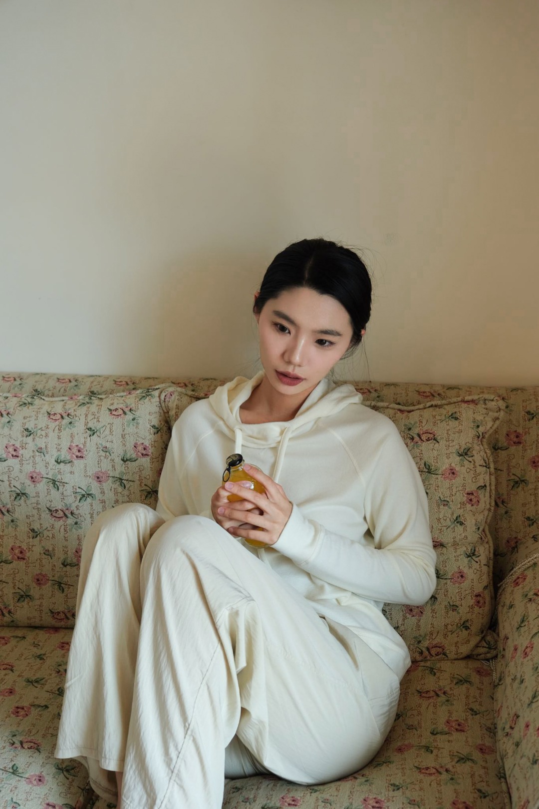 Comfort oriented, with a lazy and relaxed feelingThe clothes are stiff a - Clothes 7