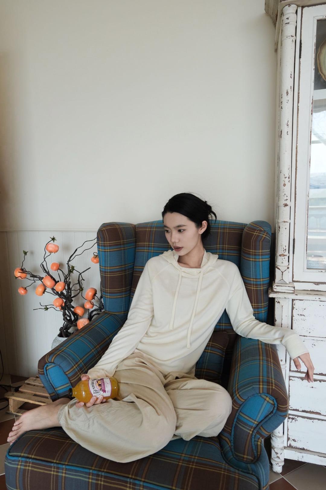 Comfort oriented, with a lazy and relaxed feelingThe clothes are stiff a - Clothes 8