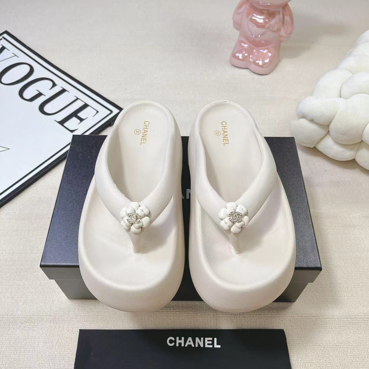 Chanel Chaussures Pantoufles Noir Collection printemps – été Fashion