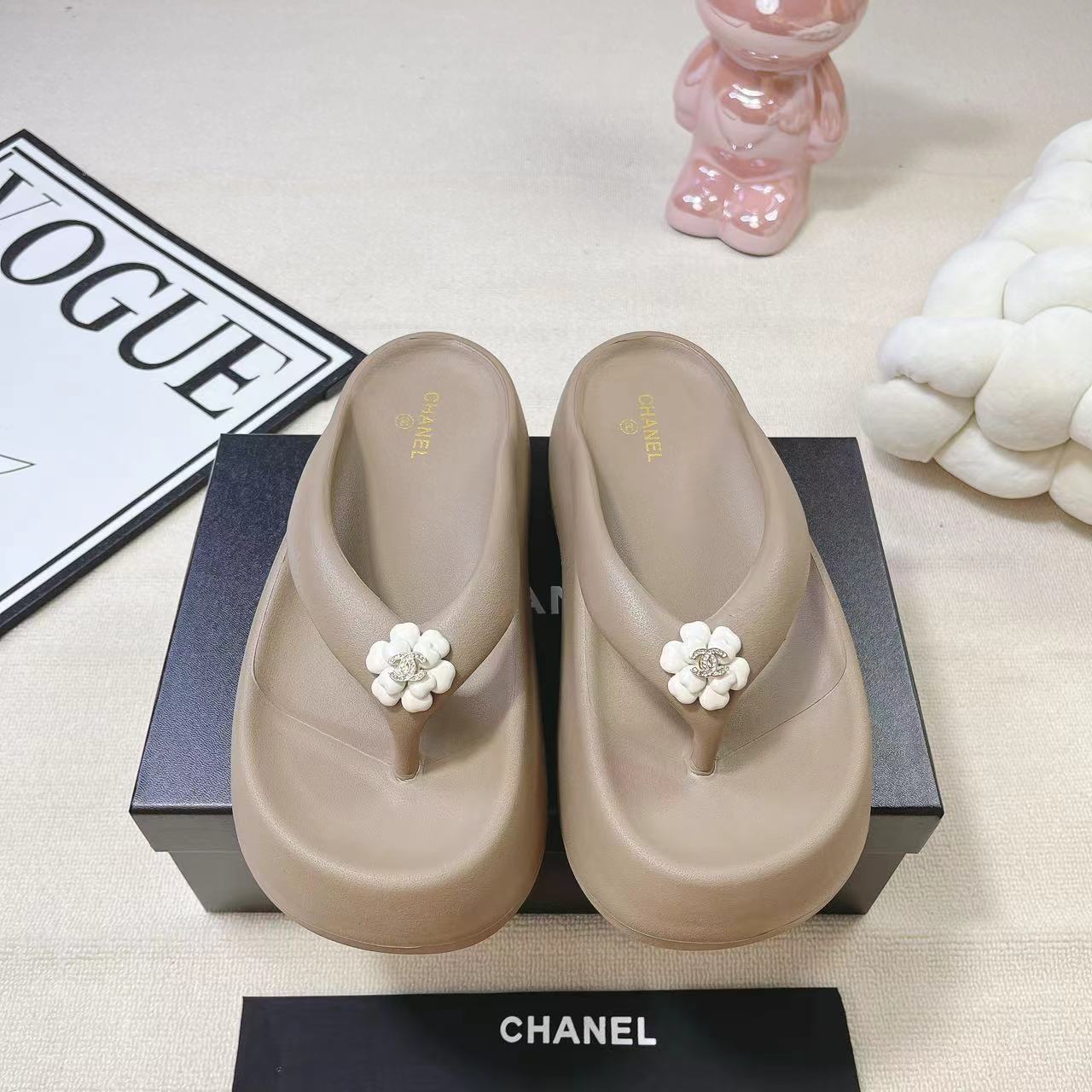 Chanel En ligne
 Chaussures Pantoufles Noir Collection printemps – été Fashion