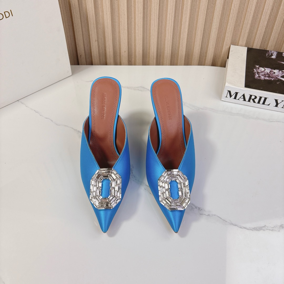 NO:129602,Top version Amina Muaddi Flash diamond diamond buckle, beautiful high heel sandals, authentic 1:1 replica, top quality, buy original version, develop, sunflower rhinestone buckle, mold opening customization (it took 2 months to come out) AM's new product this year, full of high-end feel, is Jimei's dream shoes!  Loved Loved!  The foot pads are removed from the original 1:1 color card and logo font design Italian leather outsole Injection molding process Heel height 9.8cm Size 35-39 (34 40 41 42 Customized non-returning), high heels sandals, sandals, high heels, Leather soles19860909顶级版本 Amina Muaddi 闪钻菱形扣 绝美高跟凉鞋  正品1:1 复刻 顶级品质  购买原版 开发 太阳花水钻扣 开模定制（历尽2个月才出来效果） AM今年新品 高级感十足 就是 集美们的梦中情鞋！爱了 爱了！ 垫脚都是拆掉原版1:1对色卡 以及logo字体设计 意大利真皮大底 注塑工艺 跟高 9.8cm 码数 35-39（34 40 41 42 定制不退换）,高跟鞋凉鞋,sandals,high heels,Leather soles,Women's Shoes