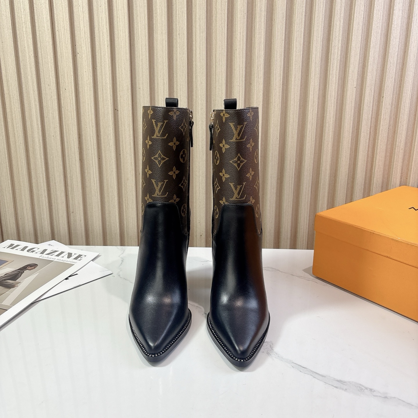 NO:482609,The latest official website of the new 2025 model is synchronized with the quality of the high-end product in the market, the original single exclusive material and the fine texture of calfskin, which is interestingly deconstructing the special elements of Louis Vuitton. The refreshing and neat styling lines and the beautiful and cool feet!  The physical object is more beautiful and tribute to Louis Vuitton. Fabric imported cowhide + brand special material. Inner footbed sheepskin. Large sole original large sole, heel height 9.5, yards 35-39 (40 41 42 custom made without return), boots, louis vuitton, louis vuitton, louis vuitton, boots, cowhide, sheepskin19860909上新2025最新款官网同步LV路易威登Louis Vuitton市场高端产品质量、原版原单专属材料搭纹理细致的小牛皮,对路易威登特色元素进行饶有趣味的解构.清爽利落的造型线条、上脚超美超酷！实物更美致敬路易威登. 面料进口牛皮+品牌特材. 内里垫脚羊皮. 大底原版大底, 跟高9.5 码数35-39（40 41 42订做不退换）,靴子,louis vuitton,louis vuitton,louis vuitton,boots,cowhide,sheepskin,Women's Shoes