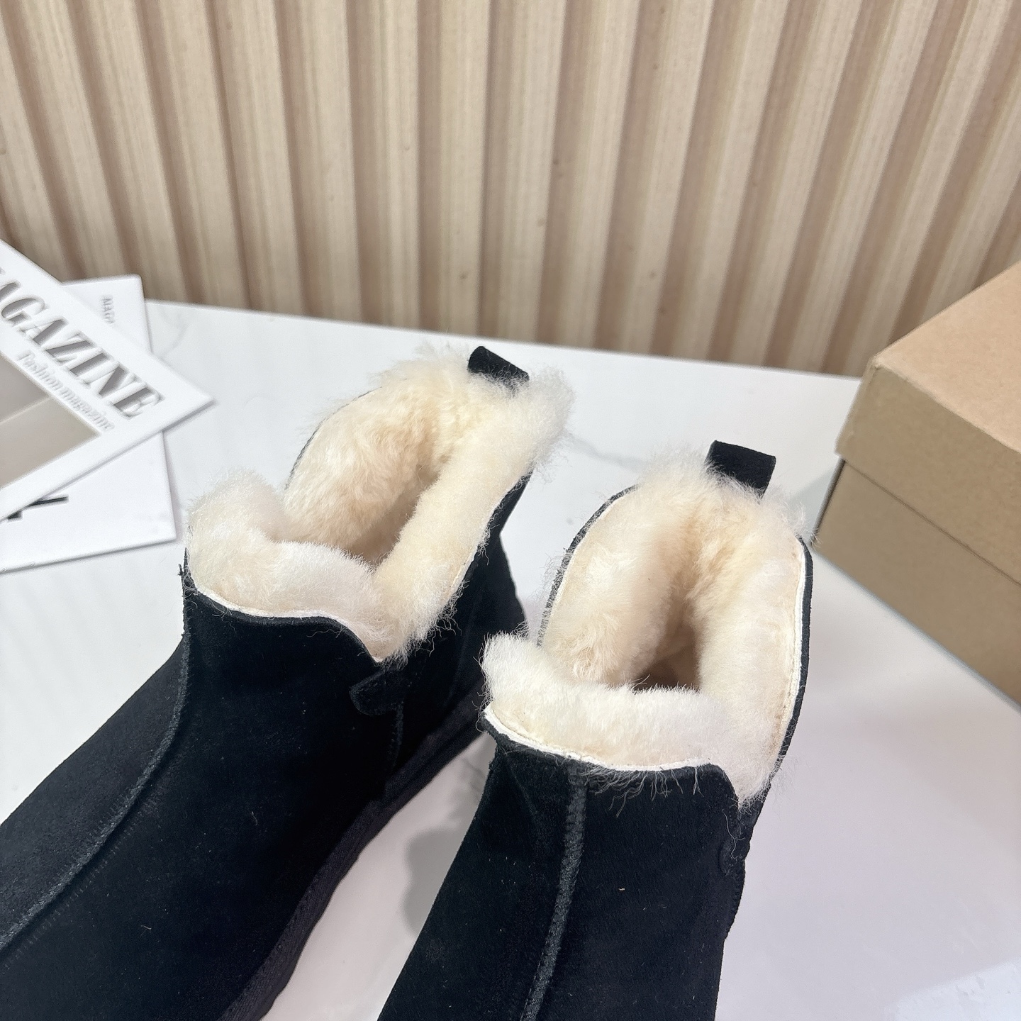 UGG~25vs秋冬爆款松糕雪地靴系列……一款不会撞衫的鞋子、简约的隔板设计➕上斑点的大底、鞋面真丝卷毛