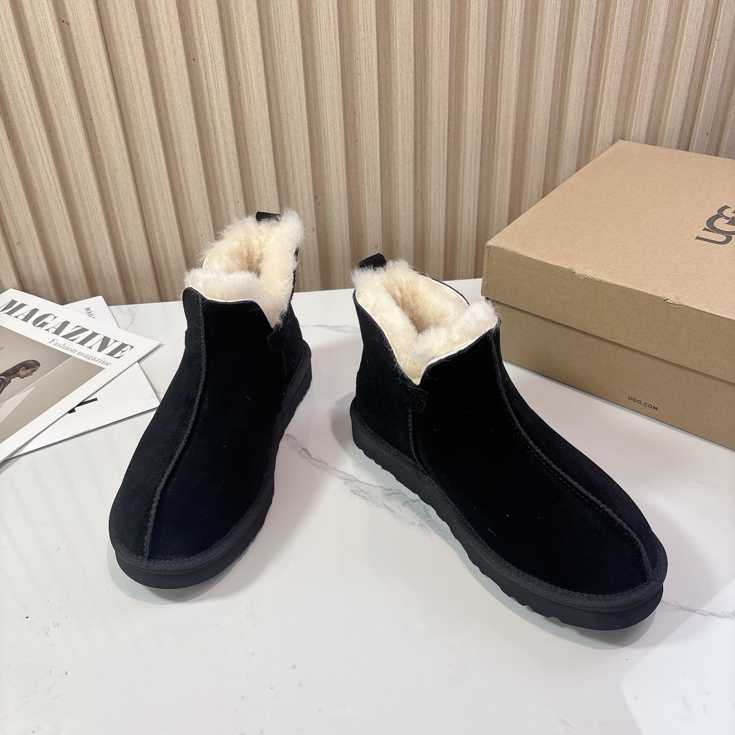 UGG~25vs秋冬爆款松糕雪地靴系列……一款不会撞衫的鞋子、简约的隔板设计➕上斑点的大底、鞋面真丝卷毛