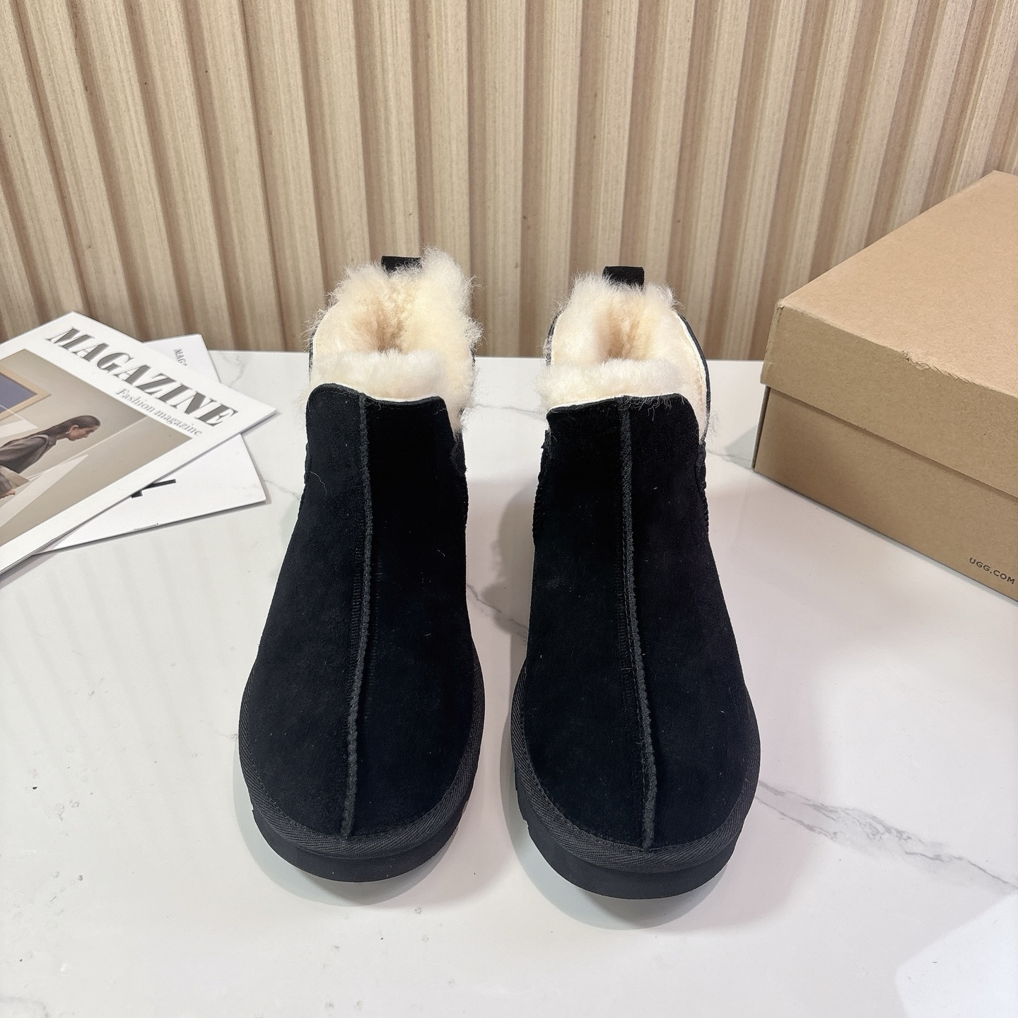 UGG~25vs秋冬爆款松糕雪地靴系列……一款不会撞衫的鞋子、简约的隔板设计➕上斑点的大底、鞋面真丝卷毛