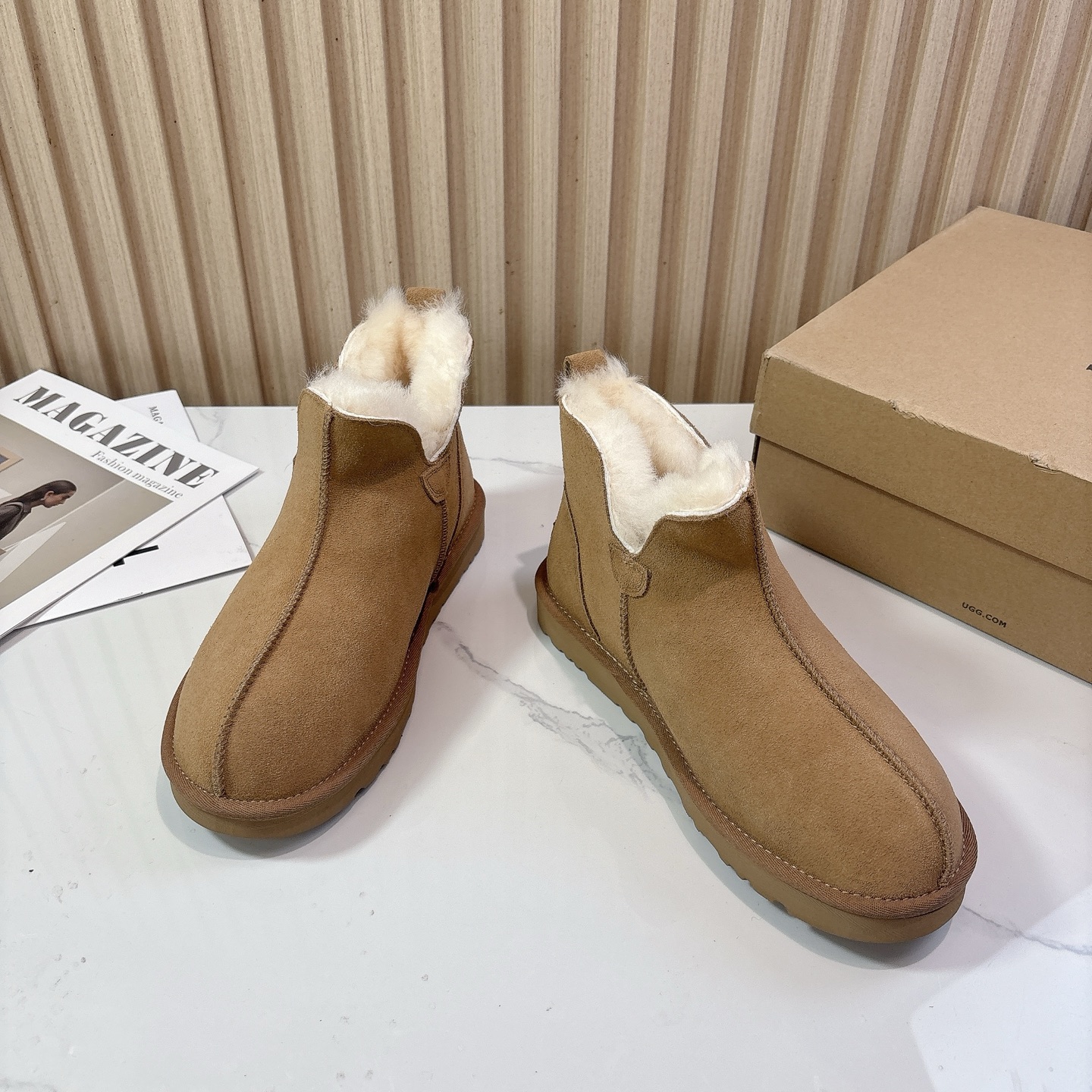 UGG~25vs秋冬爆款松糕雪地靴系列……一款不会撞衫的鞋子、简约的隔板设计➕上斑点的大底、鞋面真丝卷毛