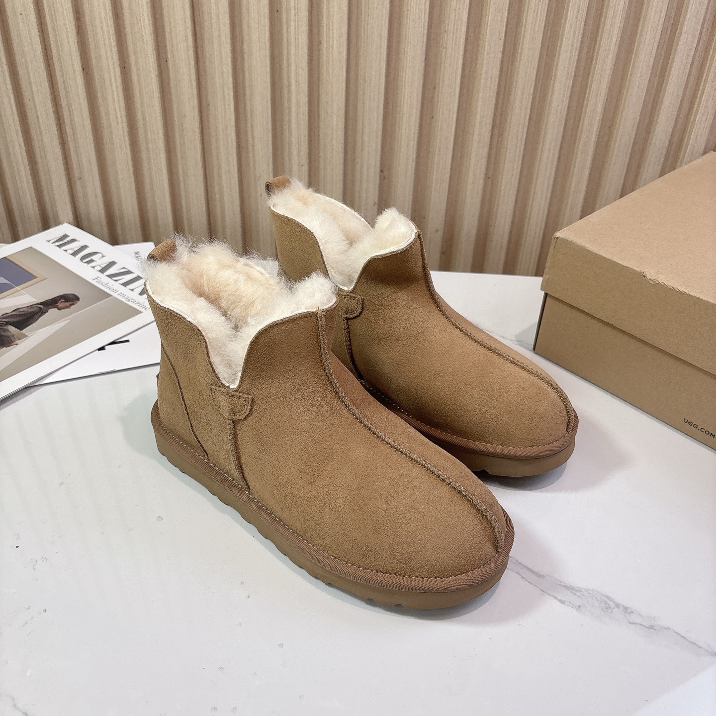 UGG~25vs秋冬爆款松糕雪地靴系列……一款不会撞衫的鞋子、简约的隔板设计➕上斑点的大底、鞋面真丝卷毛