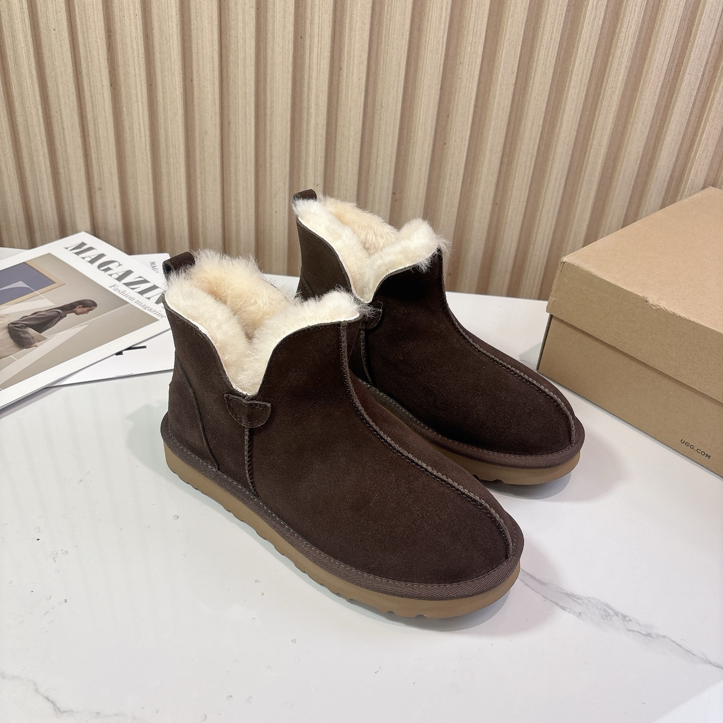 UGG~25vs秋冬爆款松糕雪地靴系列……一款不会撞衫的鞋子、简约的隔板设计➕上斑点的大底、鞋面真丝卷毛