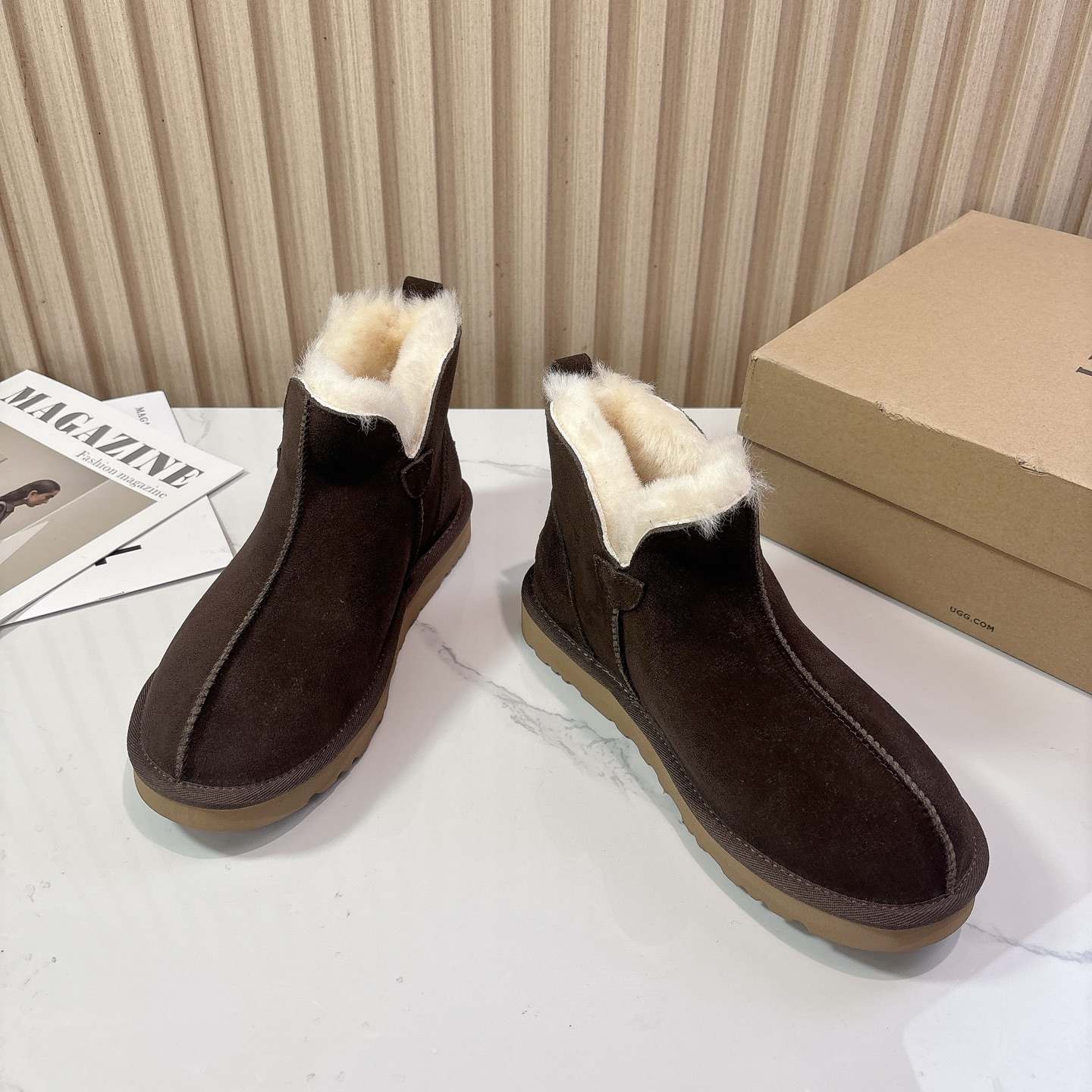 UGG~25vs秋冬爆款松糕雪地靴系列……一款不会撞衫的鞋子、简约的隔板设计➕上斑点的大底、鞋面真丝卷毛