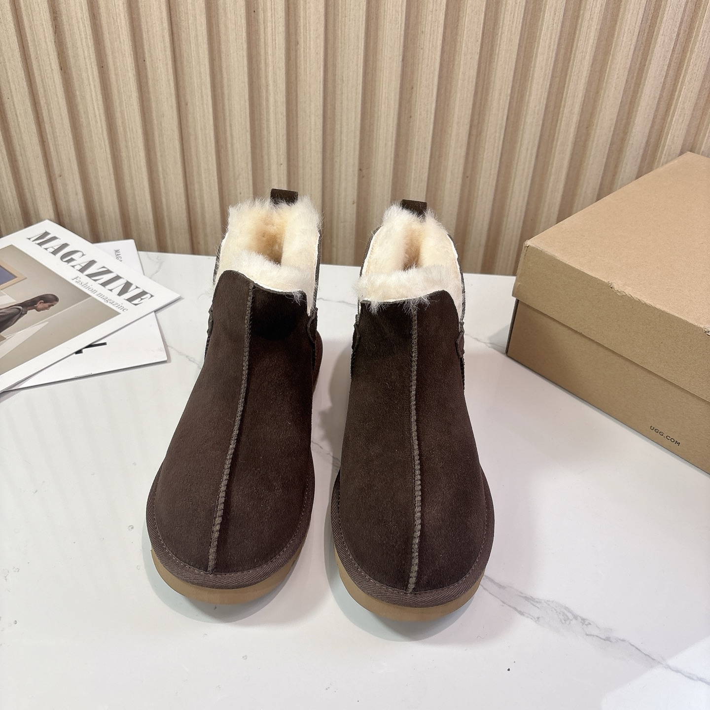 UGG~25vs秋冬爆款松糕雪地靴系列……一款不会撞衫的鞋子、简约的隔板设计➕上斑点的大底、鞋面真丝卷毛