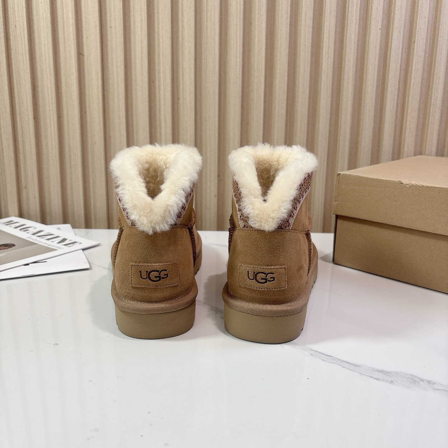 UGG~25vs秋冬爆款松糕雪地靴系列……一款不会撞衫的鞋子、简约的隔板设计➕上斑点的大底、鞋面真丝卷毛