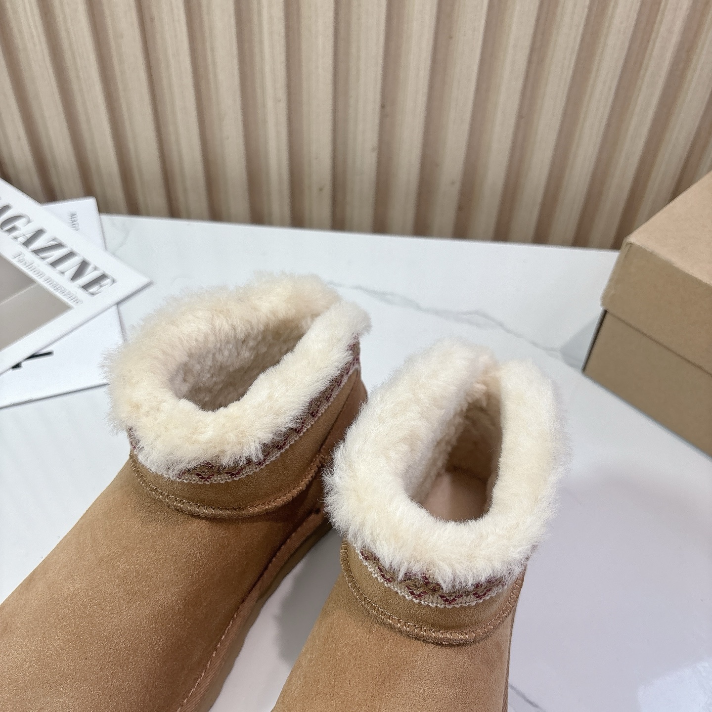 UGG~25vs秋冬爆款松糕雪地靴系列……一款不会撞衫的鞋子、简约的隔板设计➕上斑点的大底、鞋面真丝卷毛