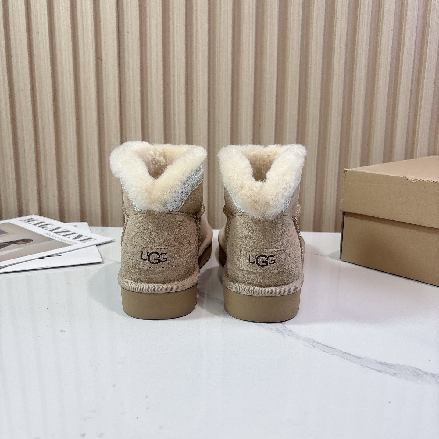 UGG~25vs秋冬爆款松糕雪地靴系列……一款不会撞衫的鞋子、简约的隔板设计➕上斑点的大底、鞋面真丝卷毛